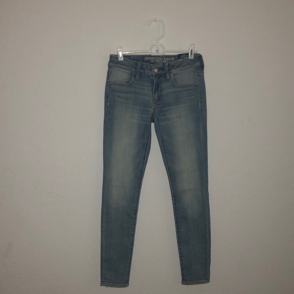 American eagle jegging light wash jean